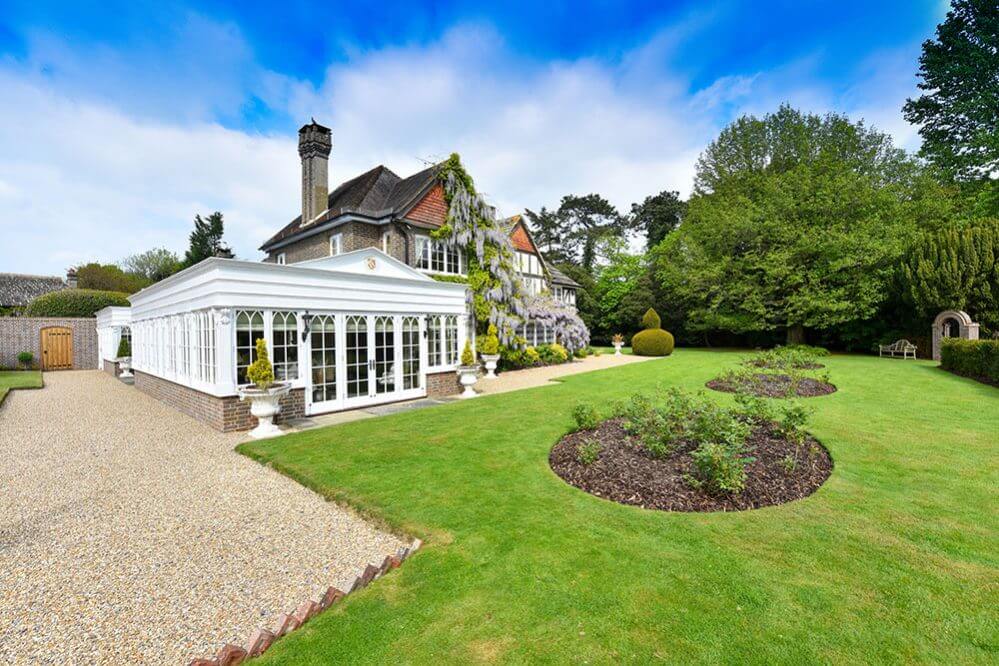 AG Kerr - Morley Manor